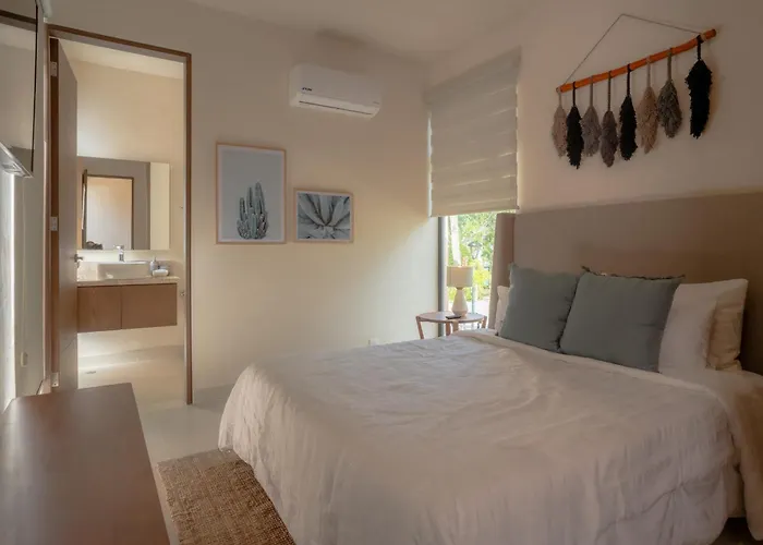 Holiday home The Hibiscus House *