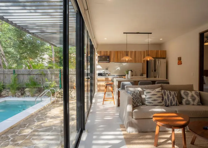 Holiday home The Hibiscus House *